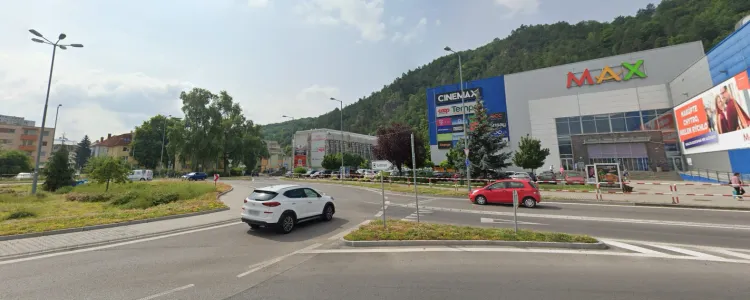 Ulica Gen. M. R. Štefánika, Trenčín